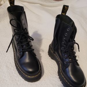 Doc Marten Jadon Boot, Platform